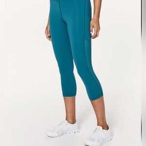 Lululemon Teal Ready to Race Legging Size 6 21” Cropped Length